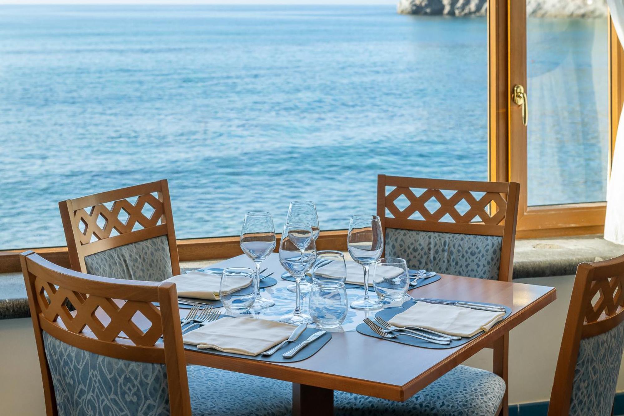 Tritone Resort&spa 4*